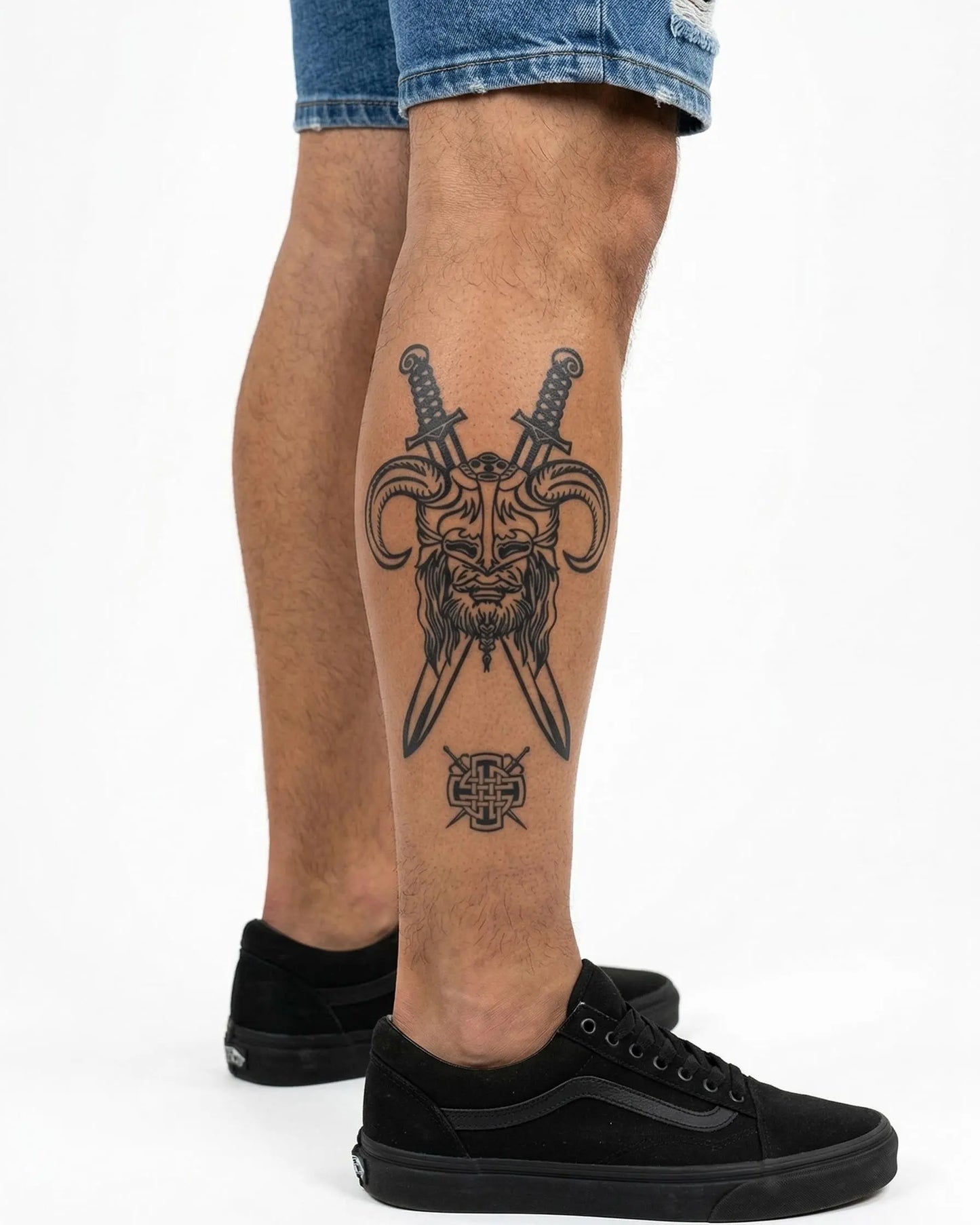 Suemos - Guerrero Vikingo y Espadas
